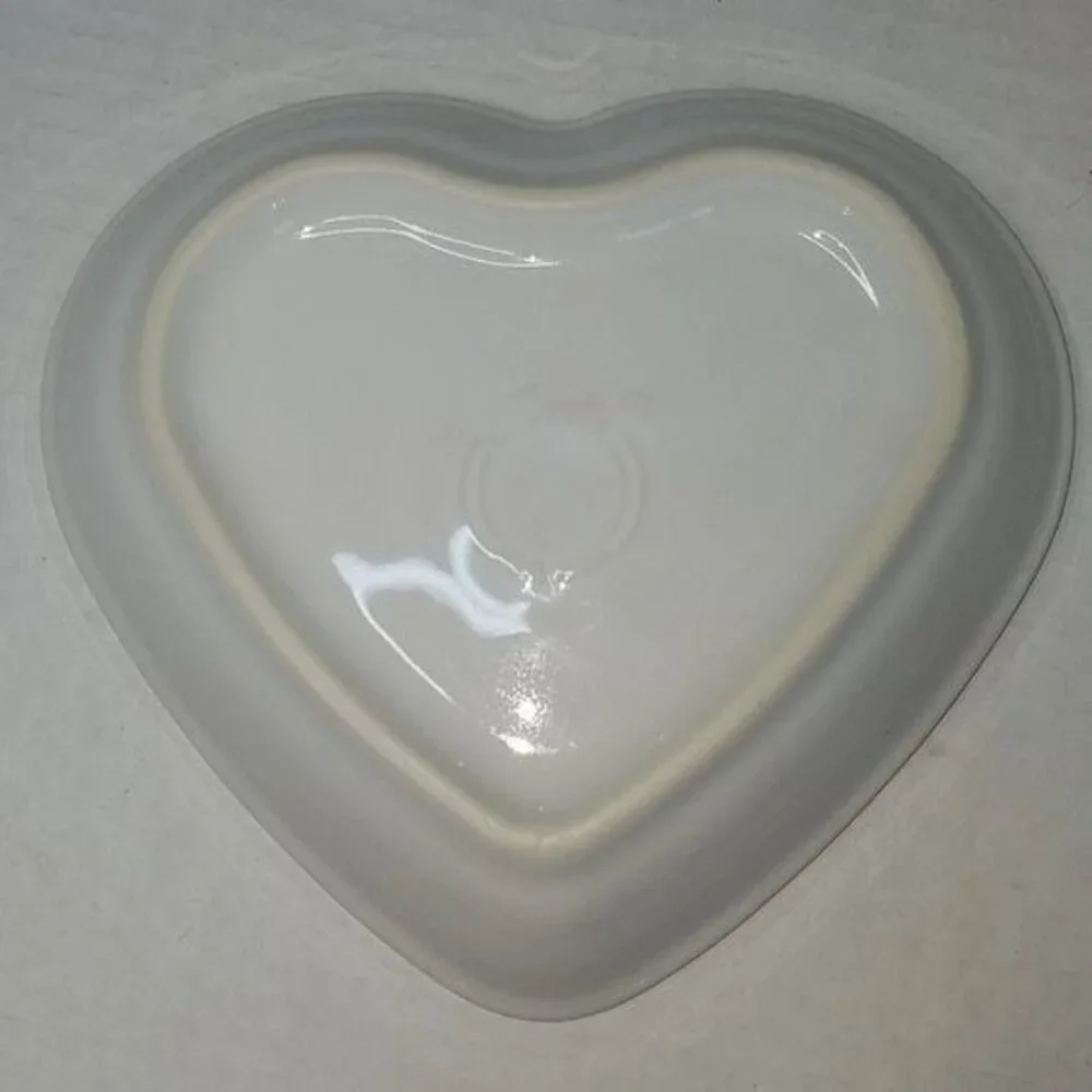 Fiesta CERAMIC 19 OZ Medium Heart Bowl Dish White CONTAINER Fiestaware
